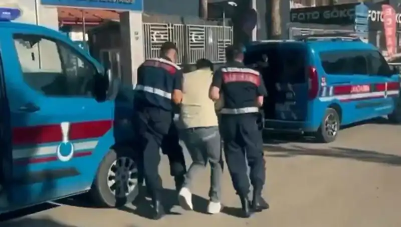 10 İlde Gerçekleştirilen Dev Operasyonda 74 Suç Örgütü Üyesi Gözaltına Alındı