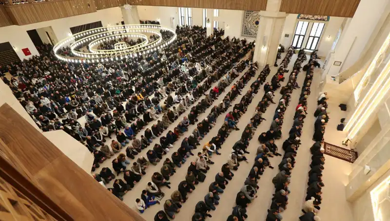 İstanbul, Ankara ve İzmir'de Cuma Namazı Saatleri: 4 Nisan 2025