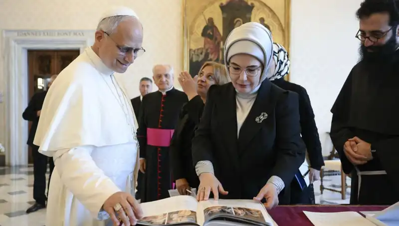 Emine Erdoğan ve Papa Leo Görüşmesi: Gazze Üzerine Tarihi Buluşma