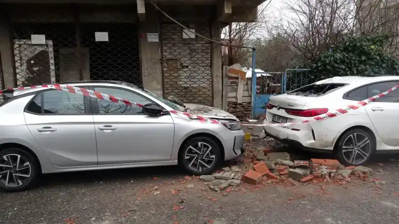 İstanbul’da Dört Katlı Binada Balkon Çökmesi: Olayın Sebepleri Neler?