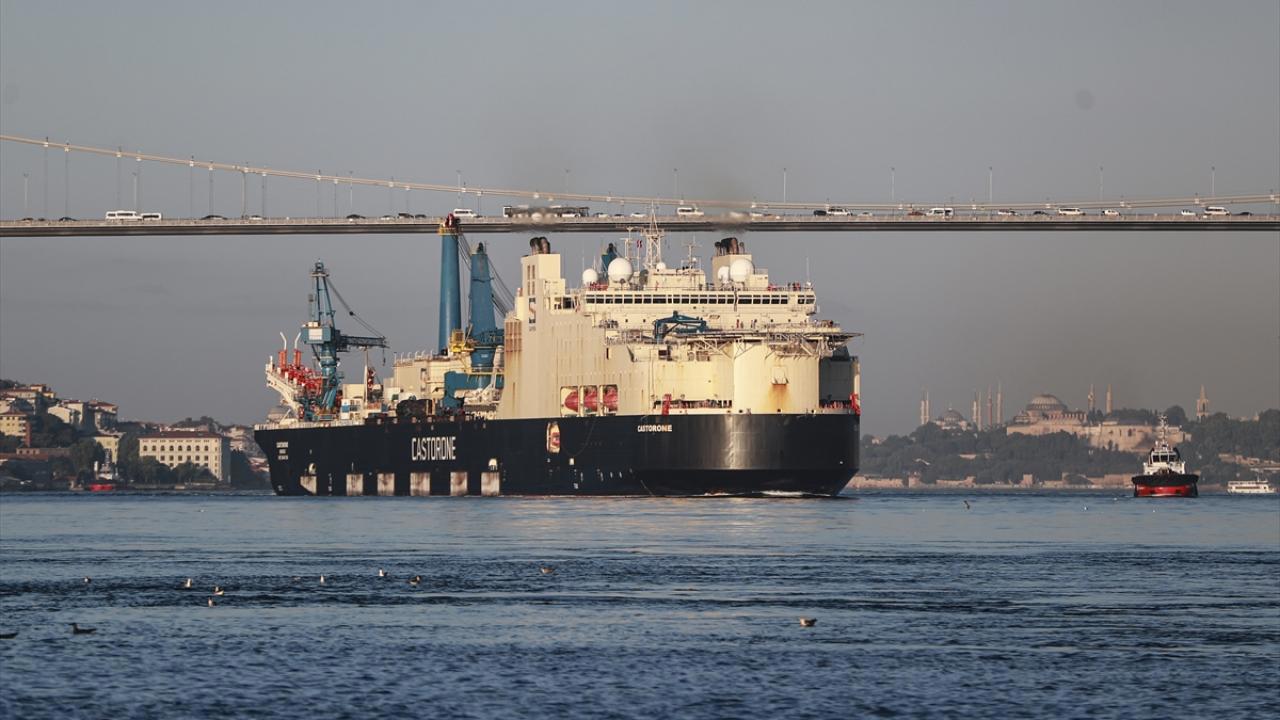 İstanbul Boğazı Gemi Trafiğine Açıldı