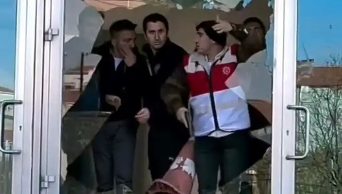 Gergin Anlar: Maçta Taraftarlar Arasında Skandal Düello!