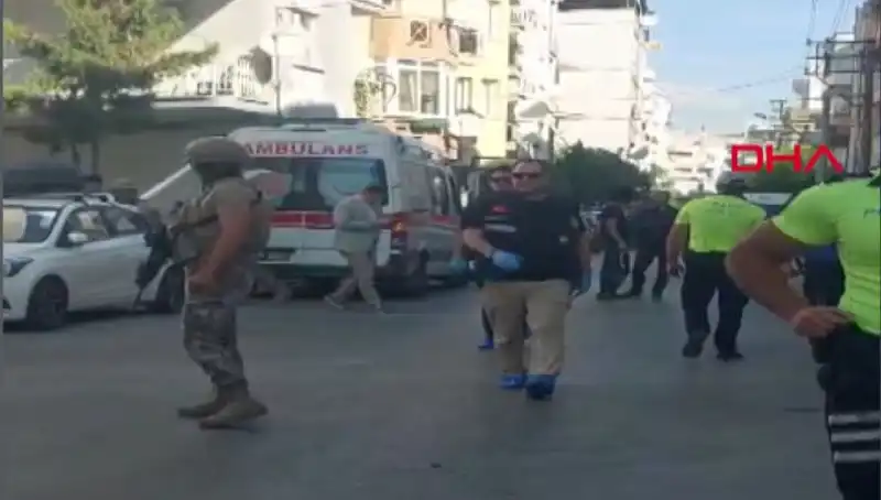 İzmir'de Karakola Yapılan Silahlı Saldırı: İki Şehit ve Bir Yaralıya Dair Detaylar