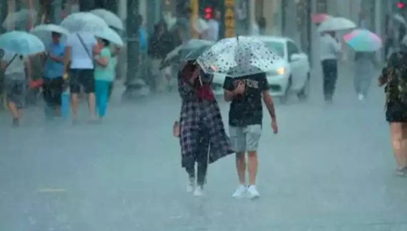 Meteoroloji'den Acil Uyarı: Yangın Bölgesinde Şiddetli Rüzgar ve İstanbul'da Karşılaşılacak Sağanak Yağış
