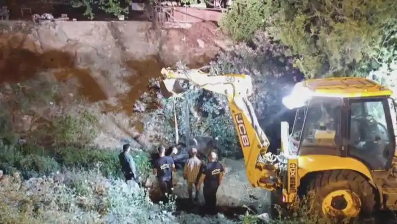 Hatay’da İnek İçin Gerçekleştirilen Kurtarma Operasyonu Gündem Yaratıyor