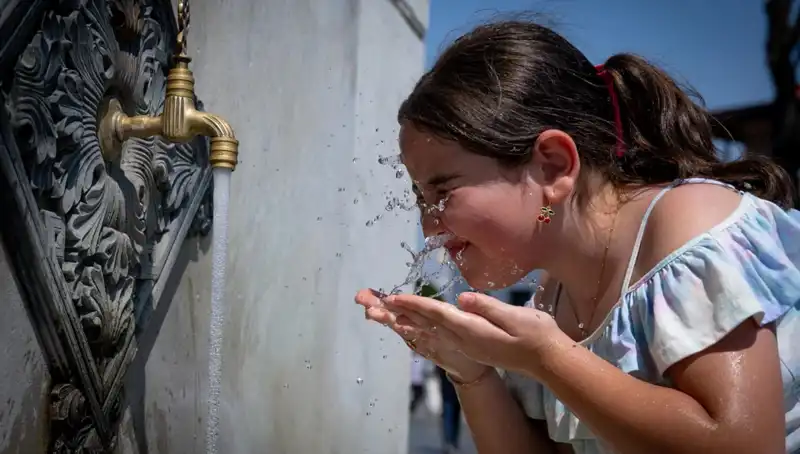 Türkiye'nin 16 Şehrinde Rekor Sıcaklık: 40 Dereceyi Geçen Günler