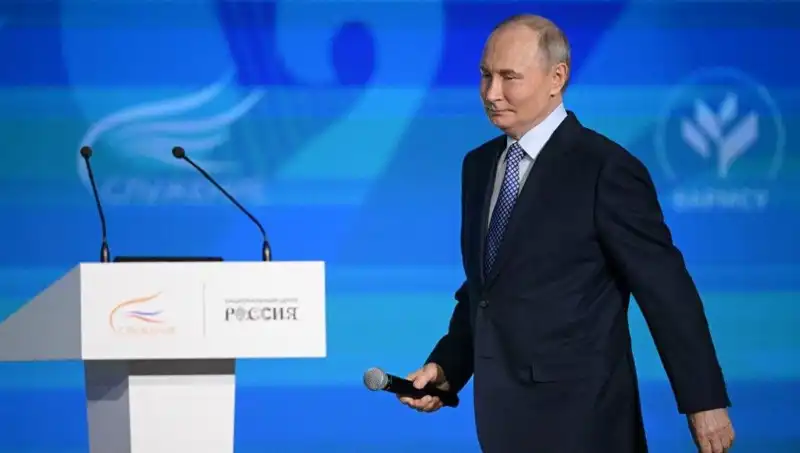 Rusya'da "Yabancı Ajan" Yasası: Putin'den Tartışmaları Tetikleyen Adım