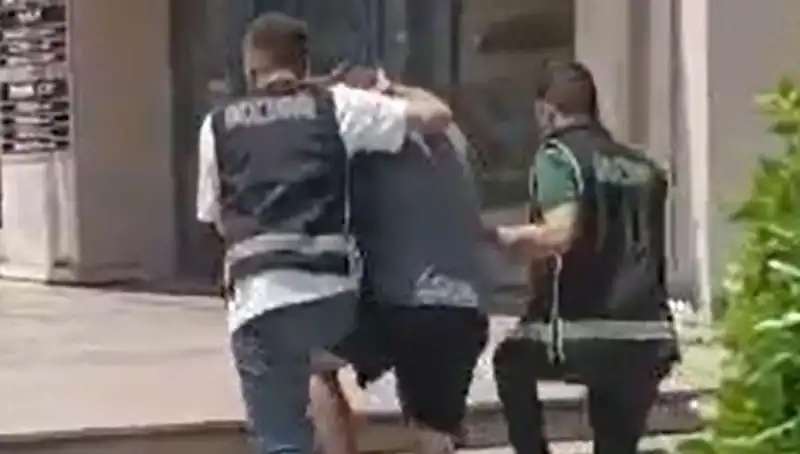 Sahte Dövizle Alışveriş Yapan Turist, Ülkesine Sınır Dışı Edildi!
