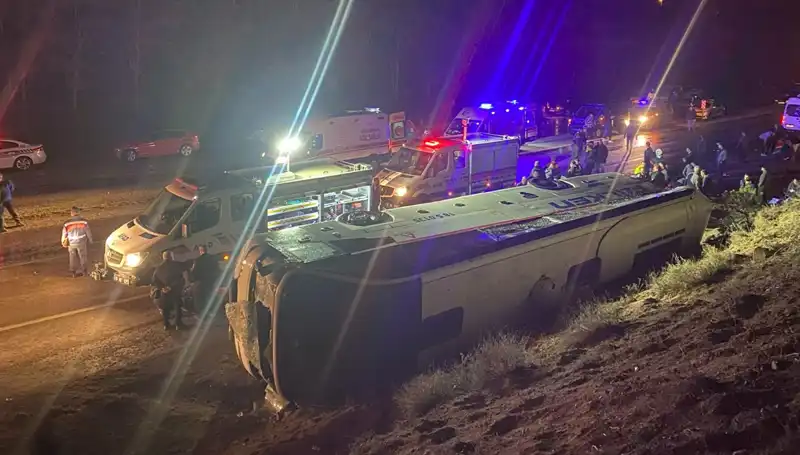 İstanbul'da İşçi Servisi Şarampole Devildi: 23 Yaralı