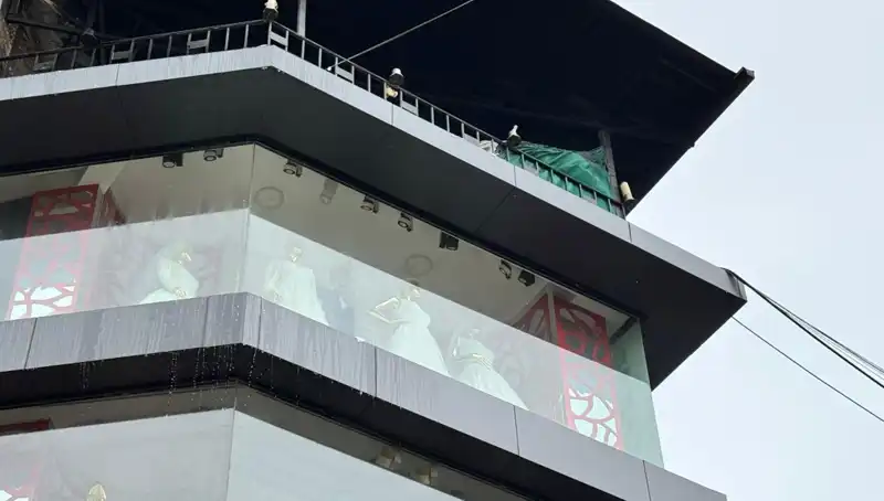 Giyim Mağazasındaki Korkutan Yangın: Korku Dolu Anlar