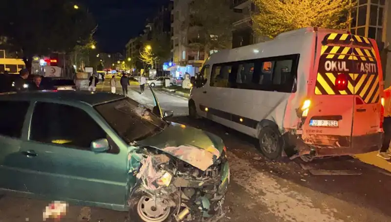 Otomobil Servis Minibüsüne Çarptı: Sözkonusu Kaza 6 Yaralıyla Sonuçlandı