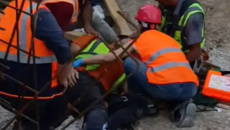 Adana İnşaatında Korkutan Kaza: İki İşçi Yaralandı