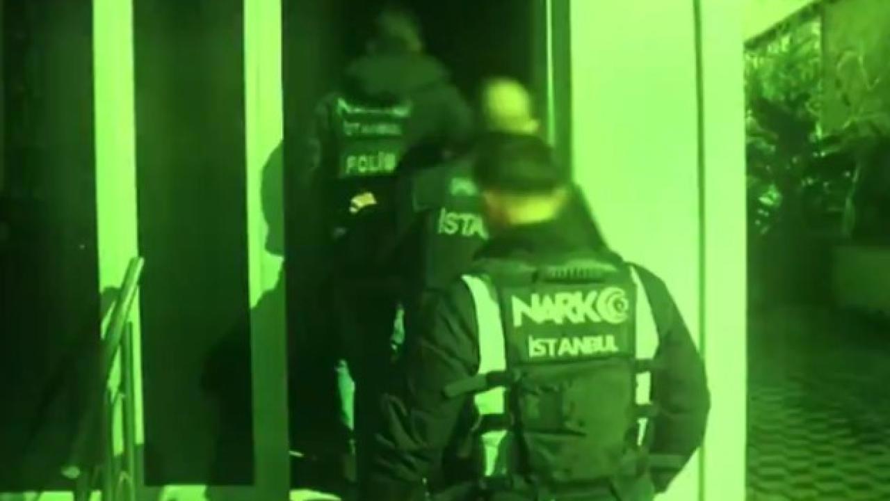 İstanbul'da zehir tacirlerine yönelik operasyonda 8 kişi tutuklandı