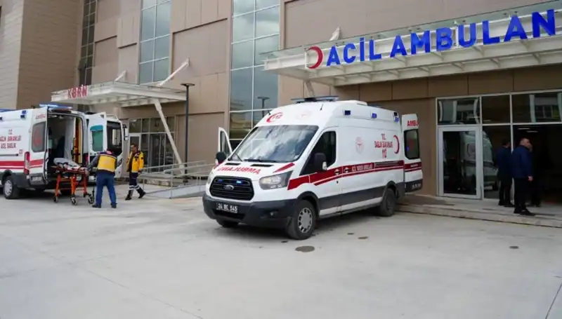 Erzincan’da Trafik Kazası: Bir Ölü, Üç Yaralı! Olayın Ayrıntıları Şok Edici