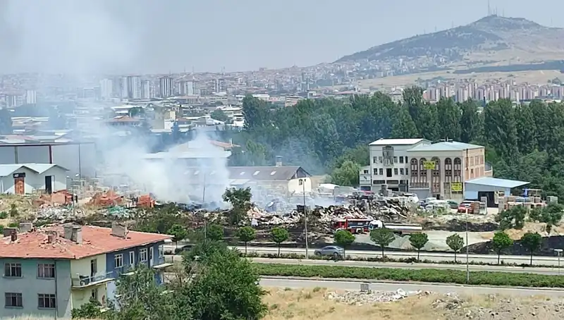 Otluk Alandaki Yangın, Depoyu Küle Çevirdi: Neler Yaşandı?