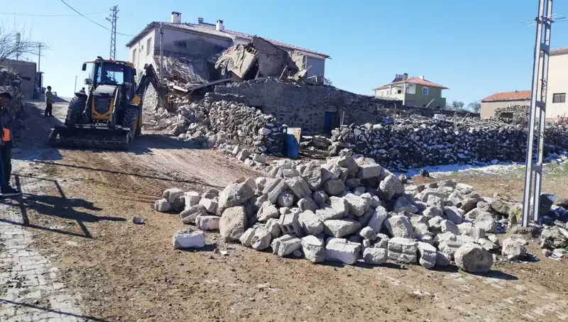 Kayseri'de Felaket: Ahır Çökmesi 35 Küçükbaş Hayvanı ve 2 Eşeği Hayatından Etti