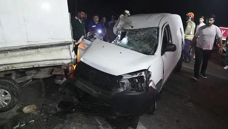 İstanbul’da Feci Kaza: 3 Yaralı, Trafik Güvenliği Tartışma Konusu