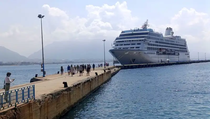Alanya’yı Keşfetmek İçin Kruvaziyerle Gelen ABD'li Turistler!