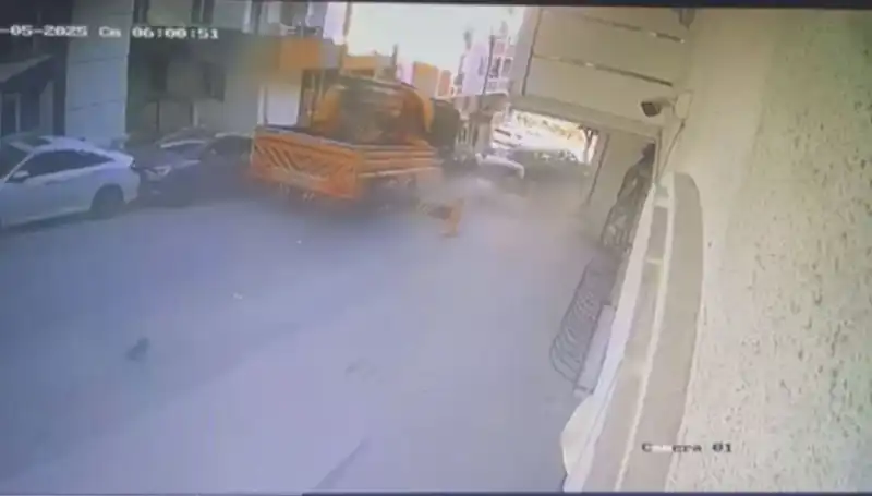 Kontrolden Çıkan Vinç, 23 Araçla Korkunç Kaza Yaptı!