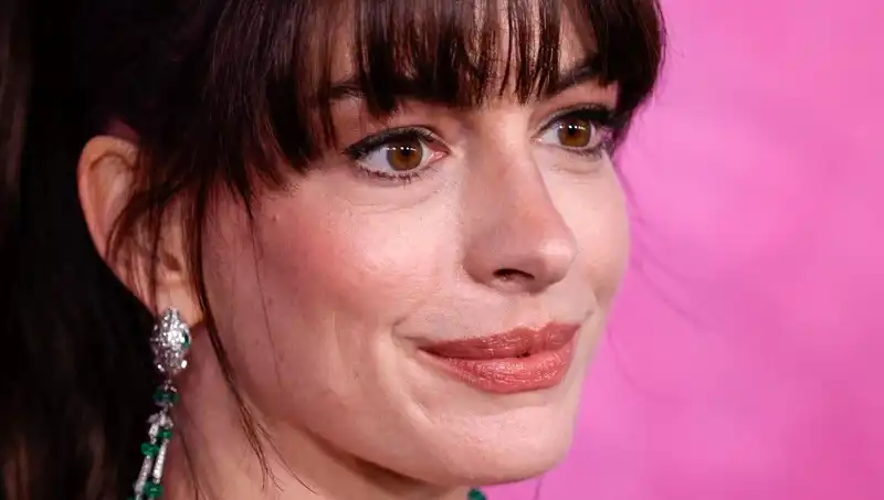 Hollywood Yıldızlarının Gizli Güzellik Sırları: Ölü Deri Enjeksiyonu Nedir?