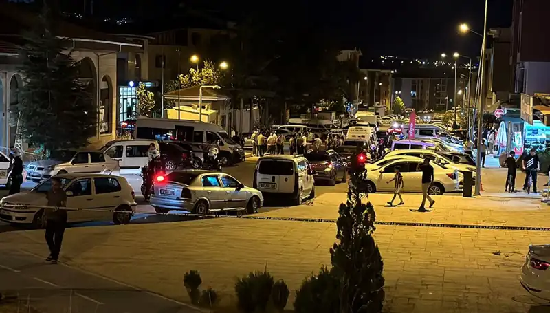 İki Aile Arasında Patlayan Kavga: 1'i Ağır 3 Yaralı!