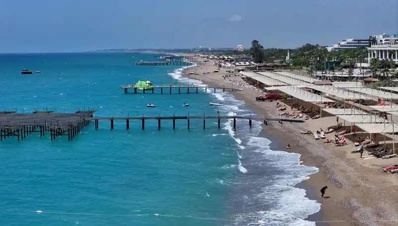 Antalya Sahillerinde Güneşli Hava: Yazın Keyfini Çıkarmak İçin İdeal Zaman
