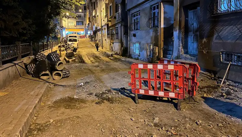 Bayrampaşa'da Altyapı Çalışmaları Sırasında Rögar Kapağı Patladı, Neler Olacak?