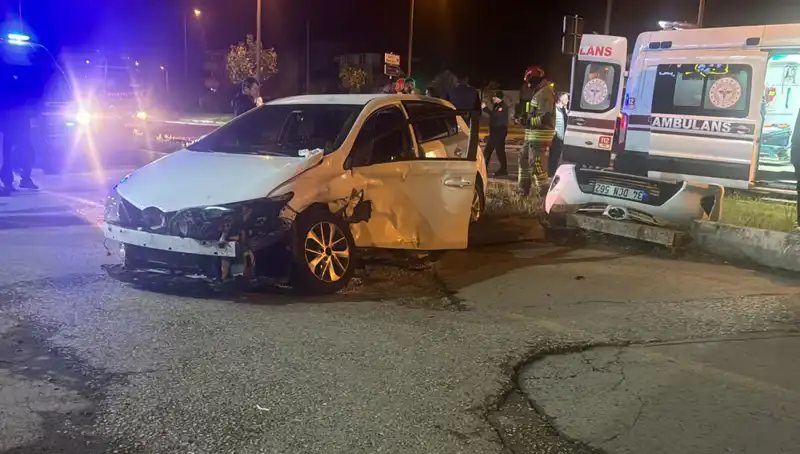 Pikap ve Otomobil Çarpıştı: Kaza Sonrası Dram ve Şok İfadeleri