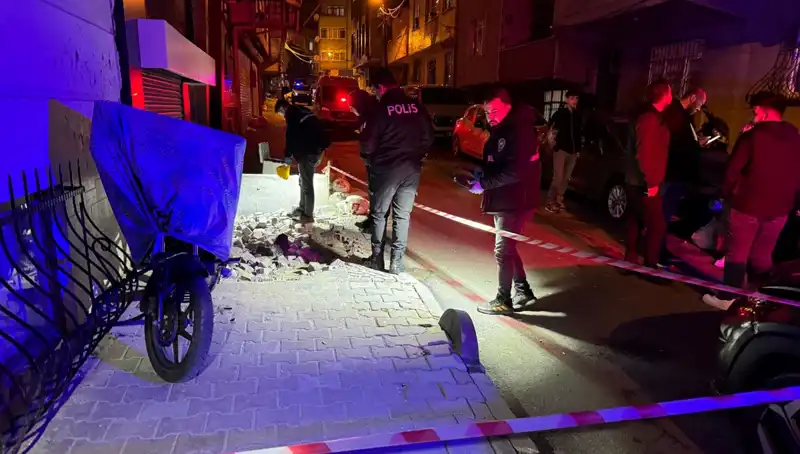 Küçükçekmece'de Plakasız Motosikletle Yapılan Saldırı Şaşkınlık Yarattı