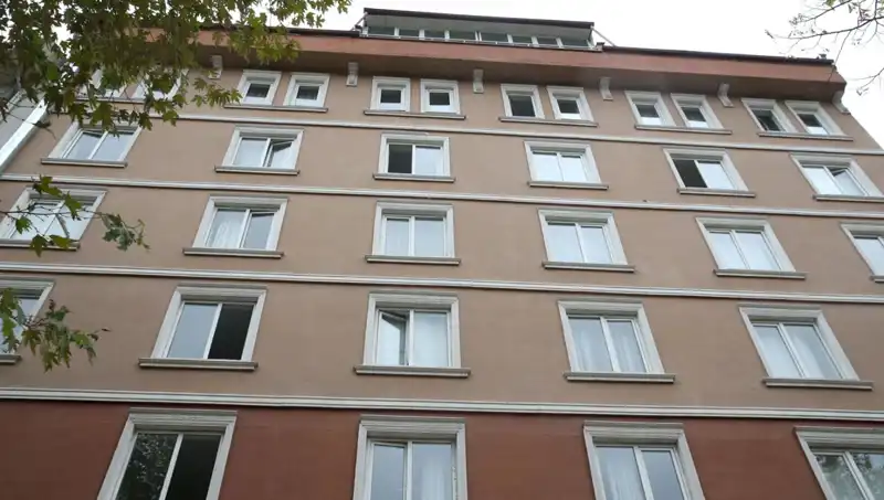 Kastamonu'da Otel Penceresinden Düşen Kadın Hayatını Kaybetti: Olayın Ardındaki Sır Ne?