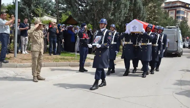 Şehit Gözyaşlarıyla Uğurlandı: Vatan Sevgisi ve Taziyelerle Dolu Bir Cenaze Töreni