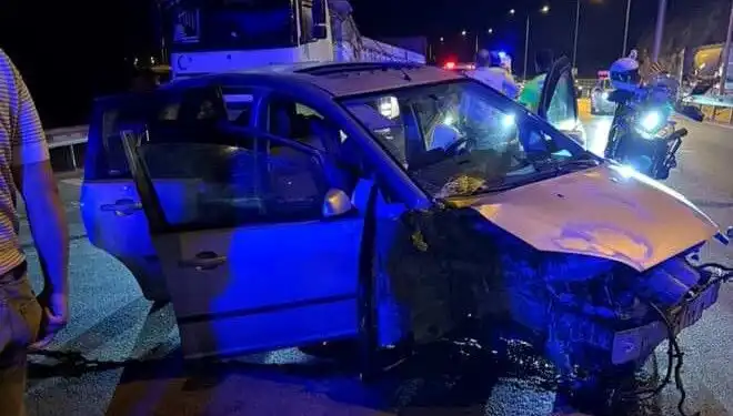 Otomobilin Bariyere Çarpması Sonucu: 1 Ölü, 3 Yaralı Kaza