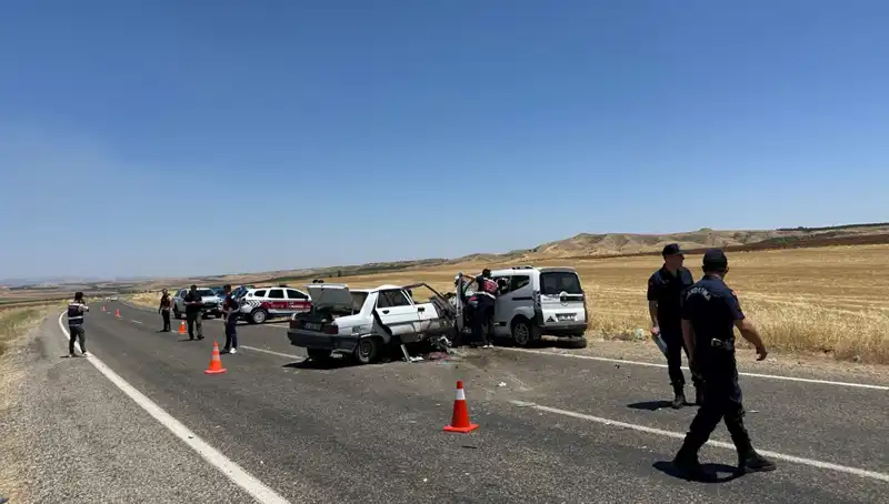 Adıyaman'da Feci Trafik Kazası: 4 Kişi Can Verdi