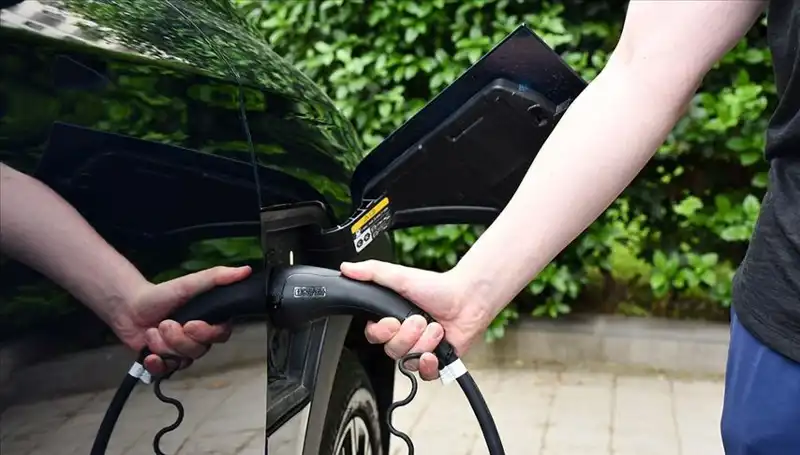 ABD, İngiltere'den Elektrikli Araç Üreticilerine Gümrük Vergisi Muafiyeti Sağlıyor