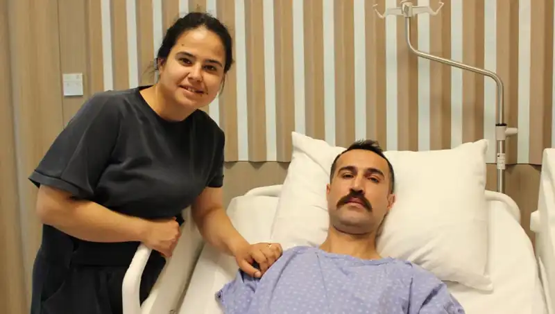 32 Yaşında Mide Kanaması Zannetti, Kalın Bağırsak Kanseri Tanısı Aldı!