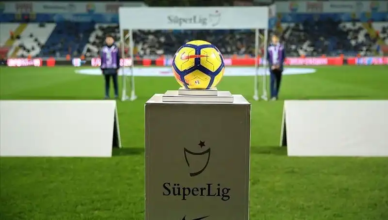 Süper Lig Maçlarının Pazar Günü Heyecanı: Binlerce Taraftar Stadyumda!