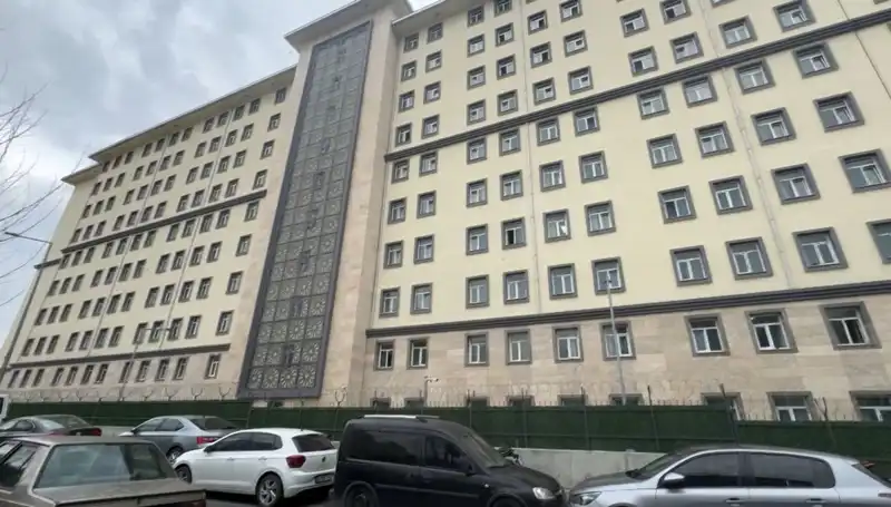 Kız Öğrenci Yurdunda Şok Edici Olay: Kimliği Belirsiz Şahıs Takipte!