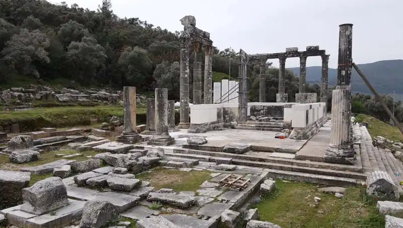 Zeus Tapınağı’ndaki Restorasyon Çalışmaları Hız Kazandı
