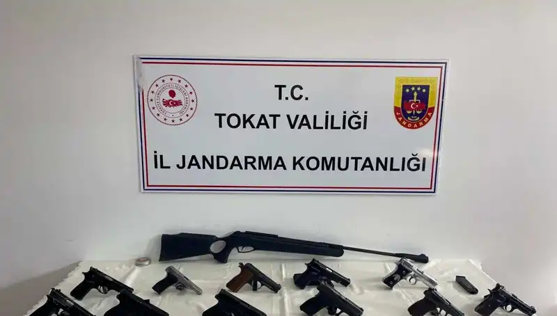 Tokat’ta Kaçak Silah Operasyonu: İki Kişi Yakalandı, Olayın Detayları Şaşırttı!