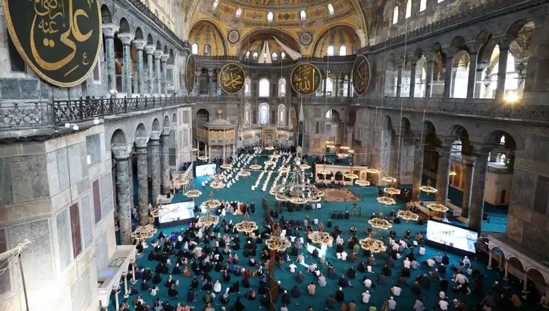 Ayasofya'nın Kapısını Kıran Sanığa Verilen Hapis Cezası Açıklandı