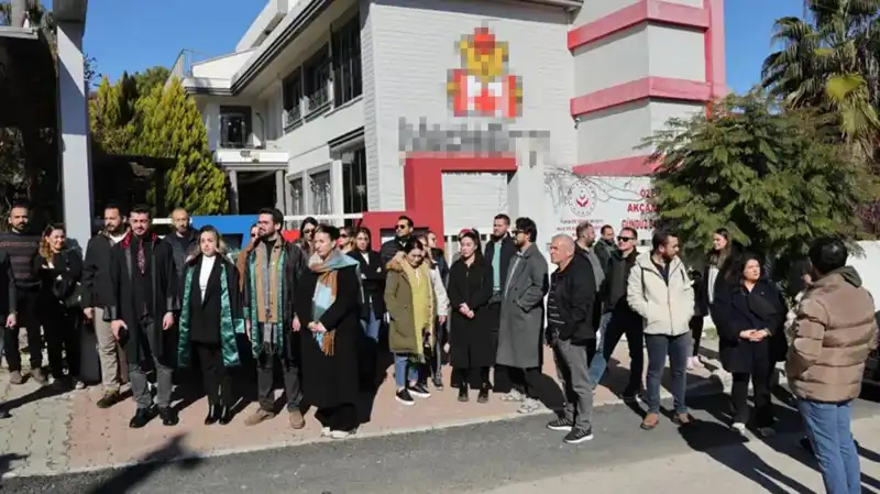 Karne Günü Şok İfşası: Öğrenciler Okulda Gözyaşlarına Boğuldu!