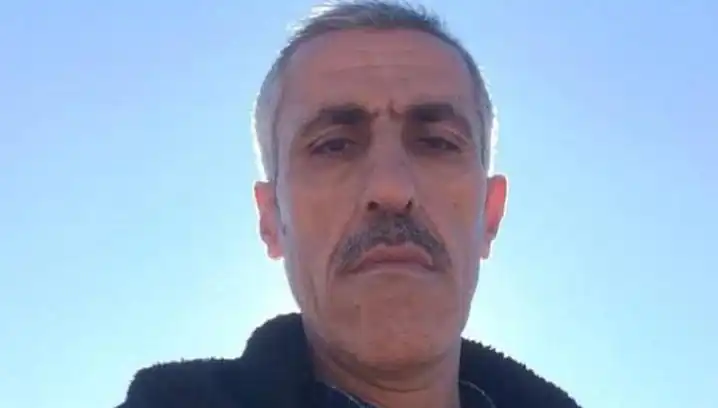 Gençleri "Çime Basmayın" Diye Uyarırken, Bıçaklı Saldırıya Uğrayan Adamın Hikayesi