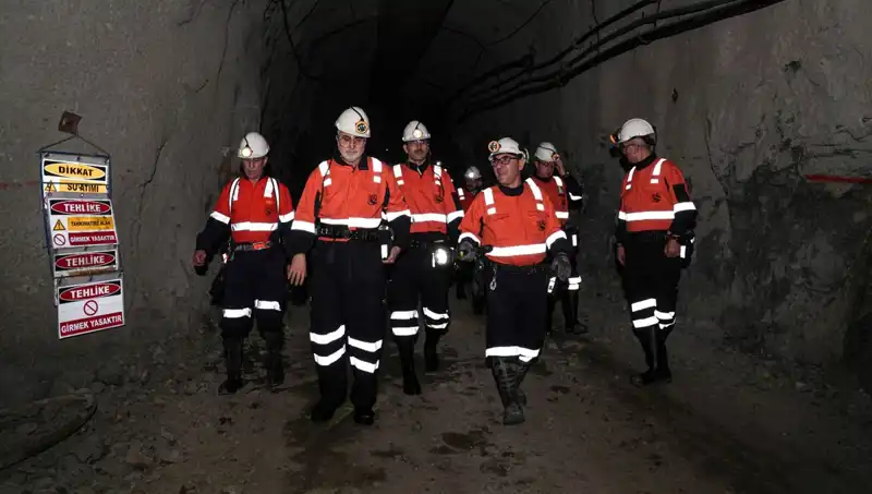 Türkiye’nin Altın Üretiminde Yeni Dönem: Bakan Işıkhan Madenleri Ziyaret Etti