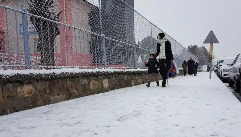 İlkbahar Ortasında Kış: Şaşırtan Beyaz Manzara Bir İlde!