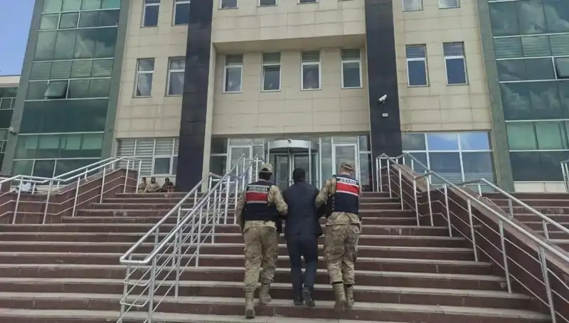Hapis Cezasıyla Aranan Şahıs, Saklandığı Yerde Polis Tarafından Yakalandı