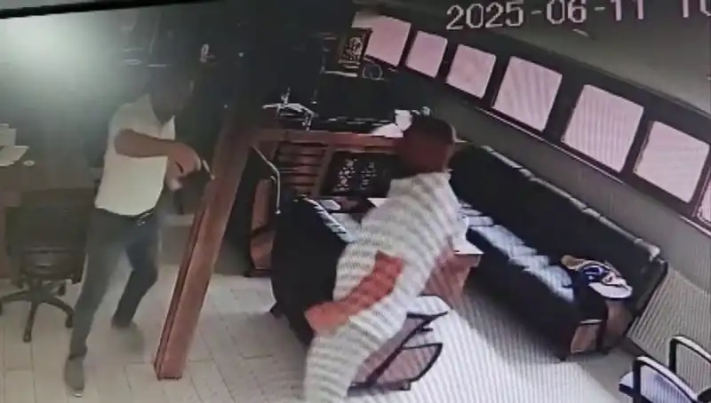 Alacak Verecek Meselesi Yüzünden Kanlı Hesaplaşma: Kalfa, İş İnsanını Öldürdü