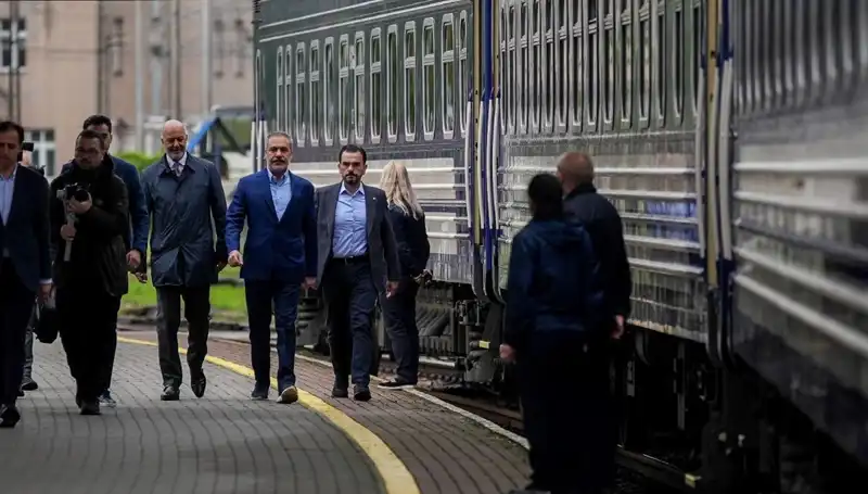 Dışişleri Bakanı Fidan Ukrayna’da Önemli Temaslarda Bulundu