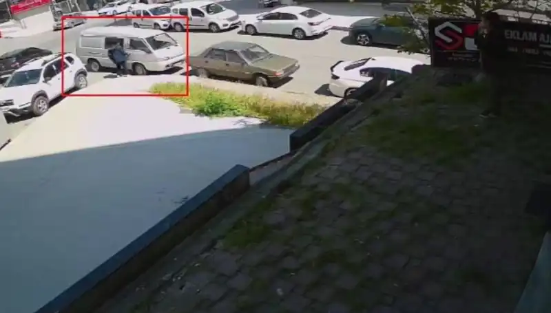 Hırsızlık Girişimini Nefes Kesen Anlarla Yakalamayı Başardı