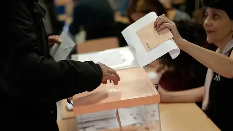 İspanya'da Sosyalistlerin İkinci Seçim Hezimetinin Ardındaki Nedenler Neler?