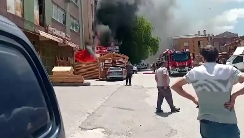 Ankara’da Şok Edici Yangın: İş Yerleri Kül Oldu!